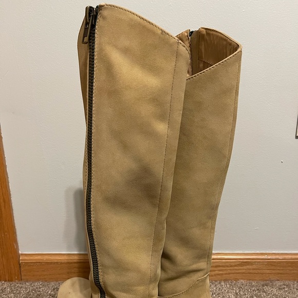 Women’s Boots - Picture 5 of 6